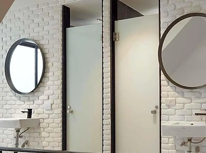 Casa Blanca Dusit بيت شباب بانكوك